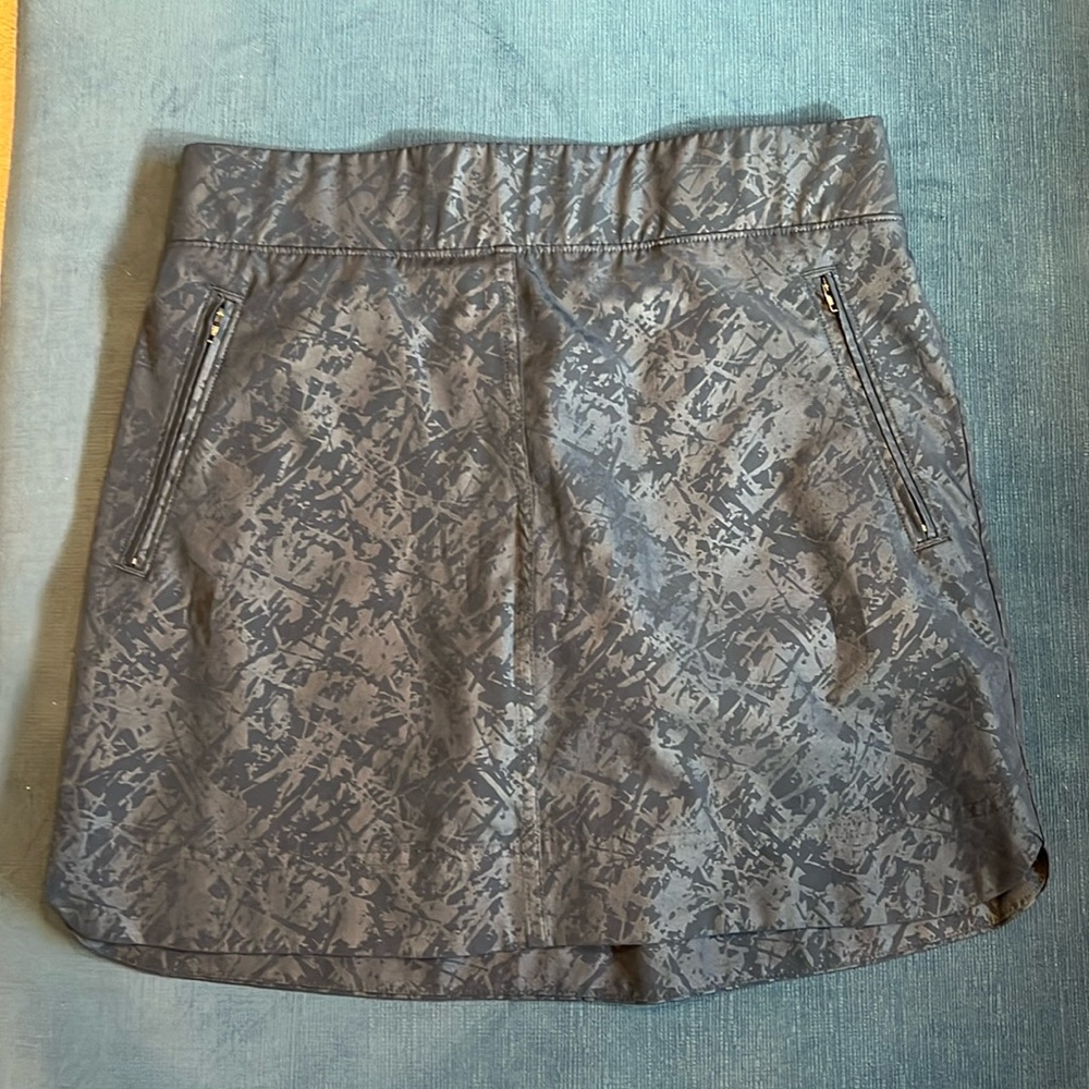 Navy patterned Orvis skort with built-in shirts, A-line, like new